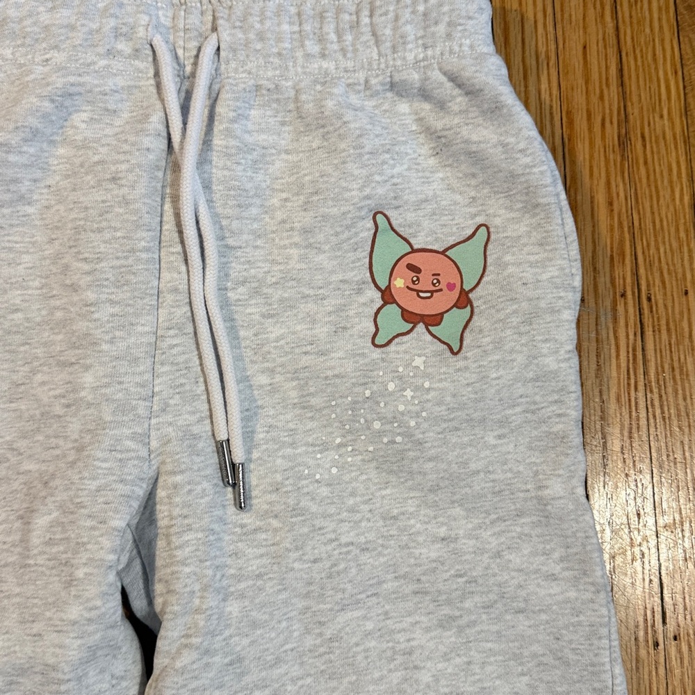 BT21 x Cakeworthy Joggers - Picture 3 of 6